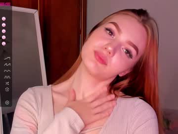 girl
        linellali cam image #395918