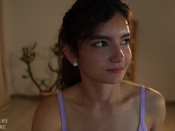 girl
        ellelure_ cam image #6053818