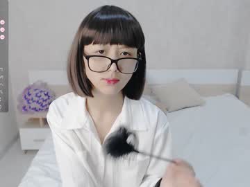 girl
        little_yena cam image #2843867