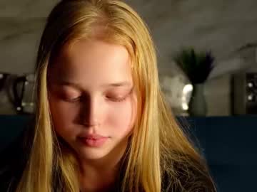 girl
        gemmabrabazon cam image #4421112