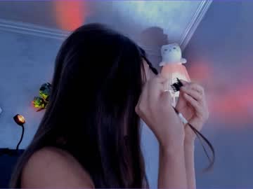 girl
        juliabeng1 cam image #2158105