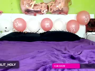 girl
        lily_holy cam image #2632753