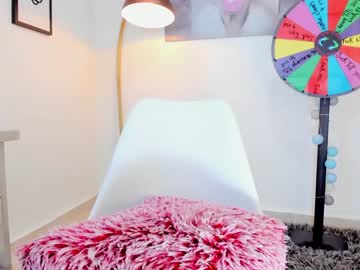 girl
        missniley cam image #3436791