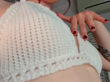 girl
        wiami_ cam image #5684139