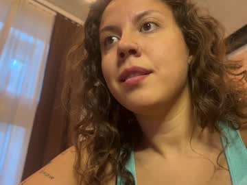 girl
        daily_stories cam image #5930450
