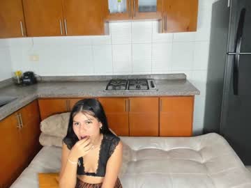 couple
        prettygirls_girls cam image #3648857