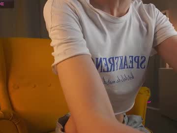 girl
        sunnivaharder cam image #6661120