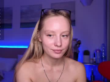 girl
        callme_star cam image #3005942