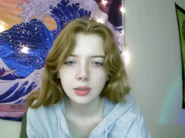 girl
        lillygoodgirl cam image #1823721