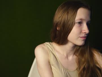 girl
        tinabredley cam image #3315618