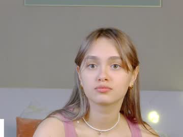 girl
        evi_wow cam image #1588430