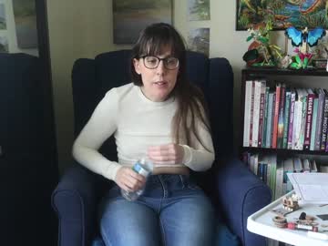girl
        ellynaomi cam image #4227707