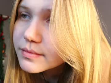 girl
        gayfarwell cam image #5694332