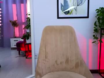 girl
        elizabeth__gray cam image #1368006