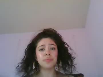 girl
        savinajade cam image #341875