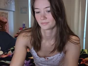 girl
        katynowhere cam image #4775810