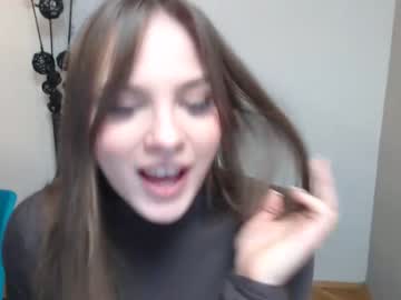 girl
        clara_cla cam image #829362