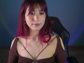girl
        greeny_mat cam image #4867732
