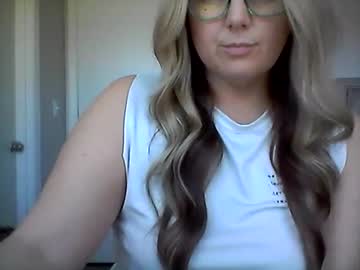 couple
        juicypeach36 cam image #5463913