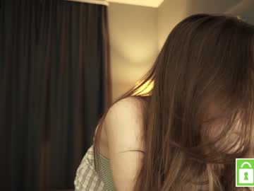 girl
        tessarosse_ cam image #1784561