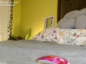 girl
        skybella_ cam image #6496369