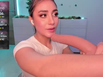 girl
        itsbellax cam image #3272540
