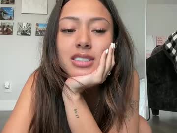 girl
        gigglygianni cam image #6734253