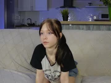 girl
        garynbinford cam image #6692873