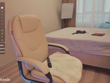 girl
        mia_milagros cam image #5839751
