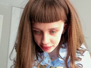 girl
        flowerofsin2001 cam image #4089413