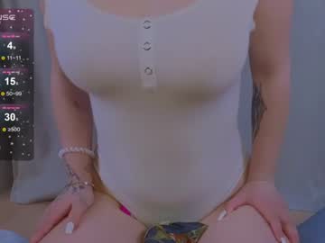girl
        ashleybruck cam image #4253224