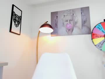 girl
        missniley cam image #3623091