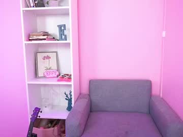 girl
        little_effy18_ cam image #6629117