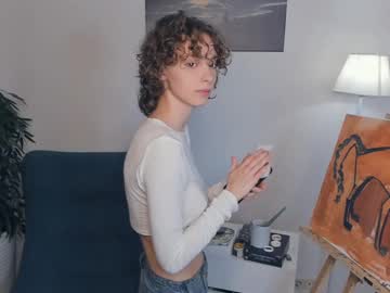 girl
        cutee_curls cam image #4743350