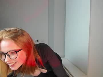 girl
        shinnyvibes cam image #3544767