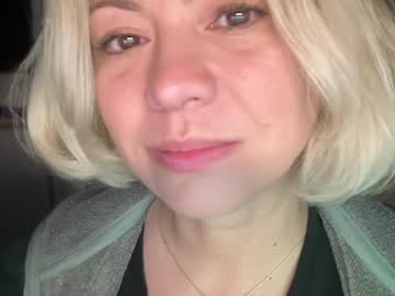 girl
        kiradivine cam image #6735001