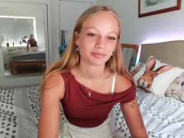 girl
        lexifever cam image #4904814