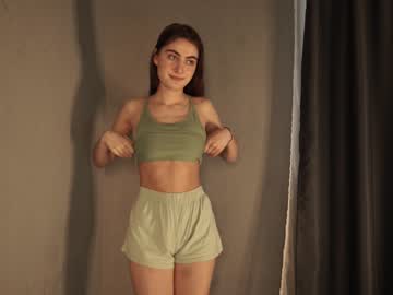 girl
        tessarosse_ cam image #1409147