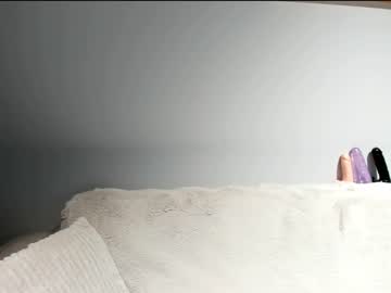 girl
        aria_diaz cam image #2432018
