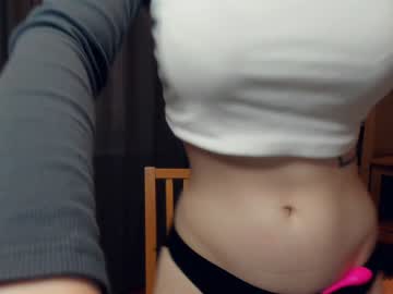 girl
        kristi_moss cam image #2796651