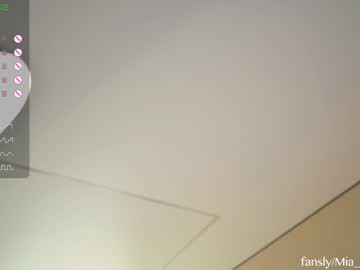 girl
        mia_milagros cam image #4603451