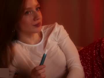 girl
        lizzy_blaze cam image #6613355