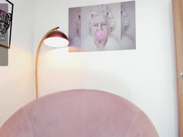 girl
        missniley cam image #5464754