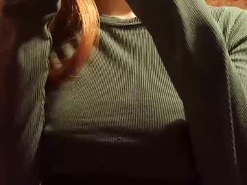 girl
        shelikessoymilk cam image #3194441