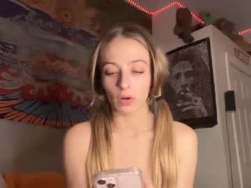 girl
        tastytaylorx cam image #1056435