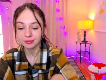 girl
        mary_marlow cam image #1614090