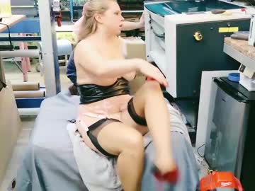 couple
        wifen_heels cam image #5817002
