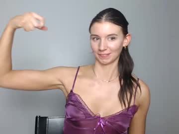 girl
        heidihotte cam image #3186356