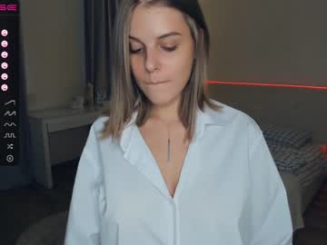 girl
        erline_may cam image #3722928