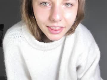 girl
        evalalala cam image #674515